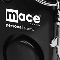 Марка Мейс персонална аларма с резервна свирка и ключодържател - Черен